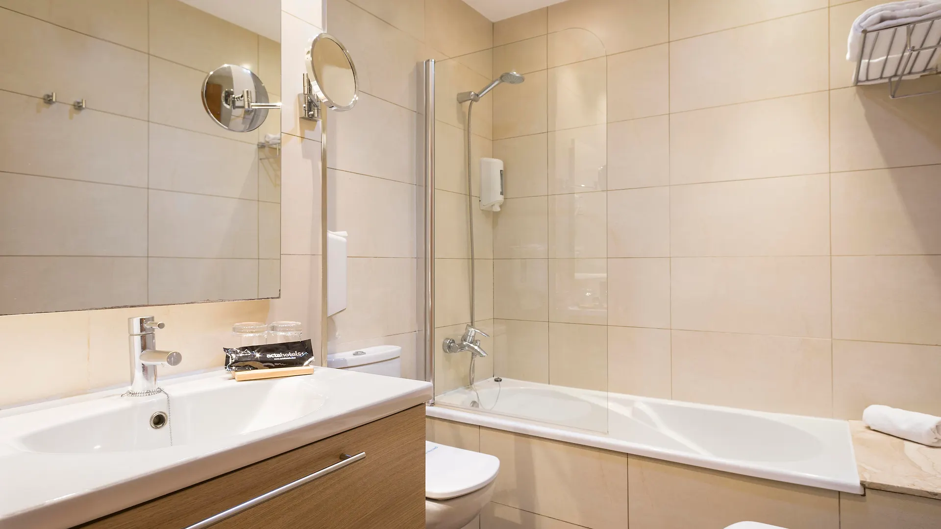 Hotel Acta Azul ברצלונה