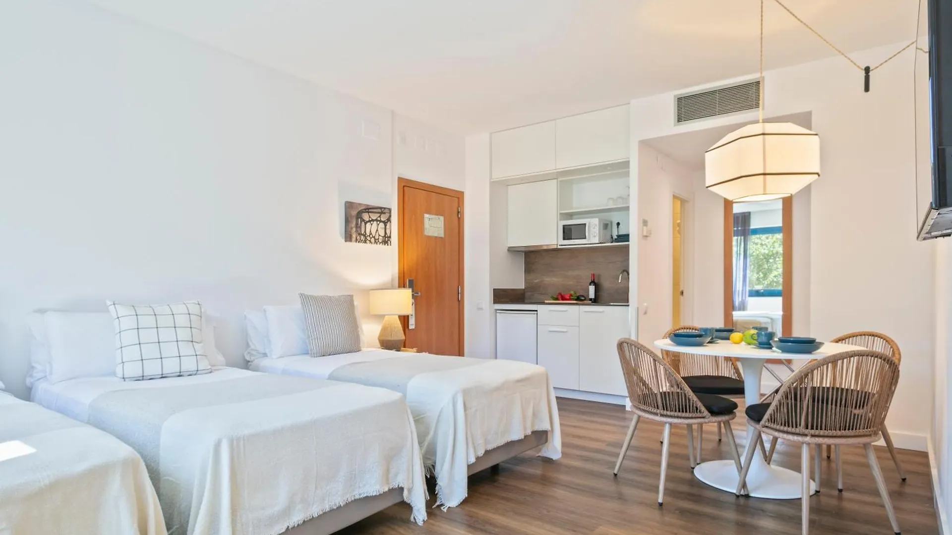 Hotel Acta Azul ברצלונה