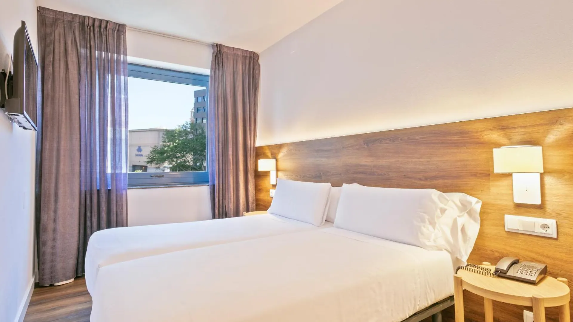 Hotel Acta Azul ברצלונה