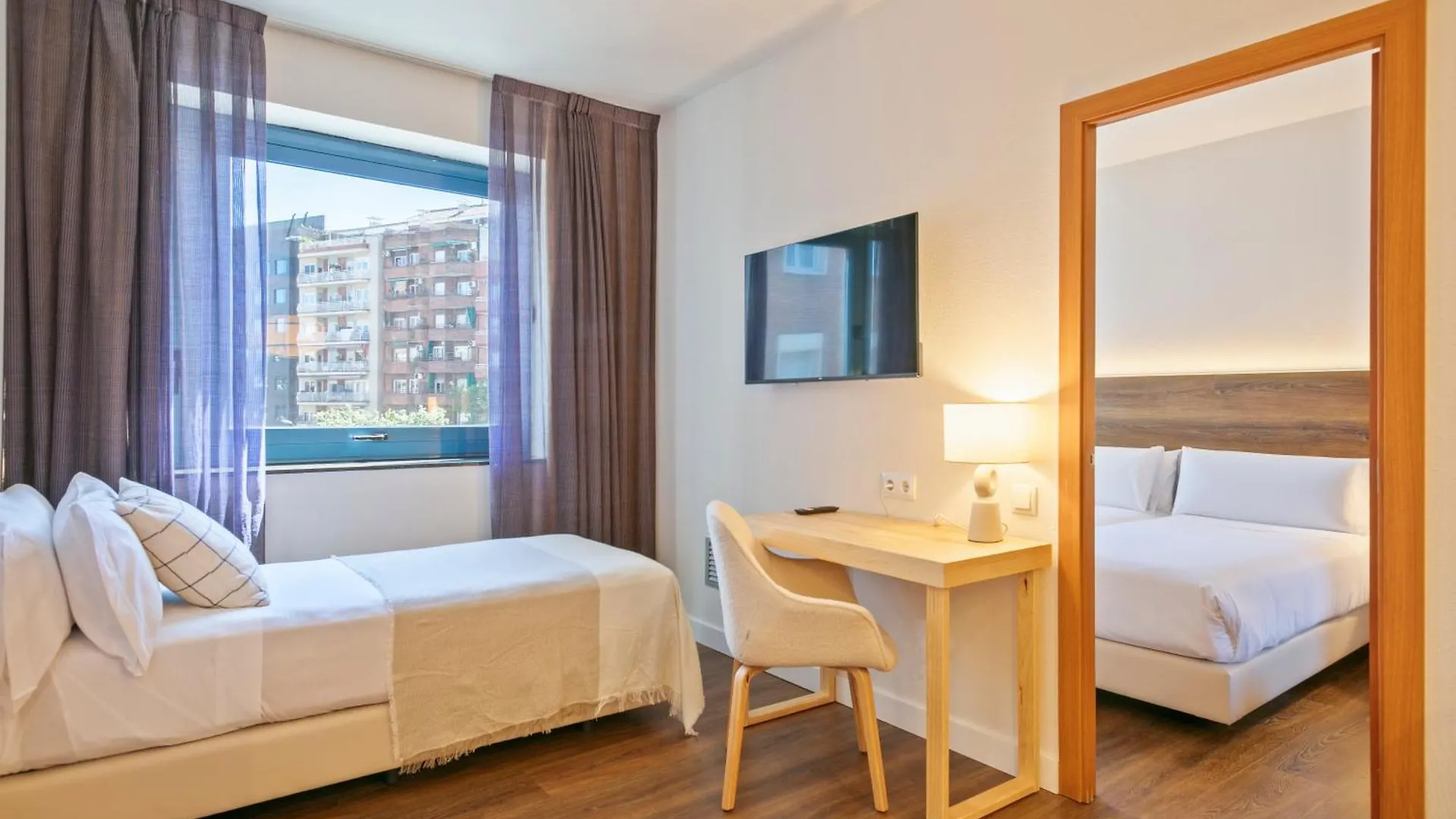 Hotel Acta Azul ברצלונה 3*,