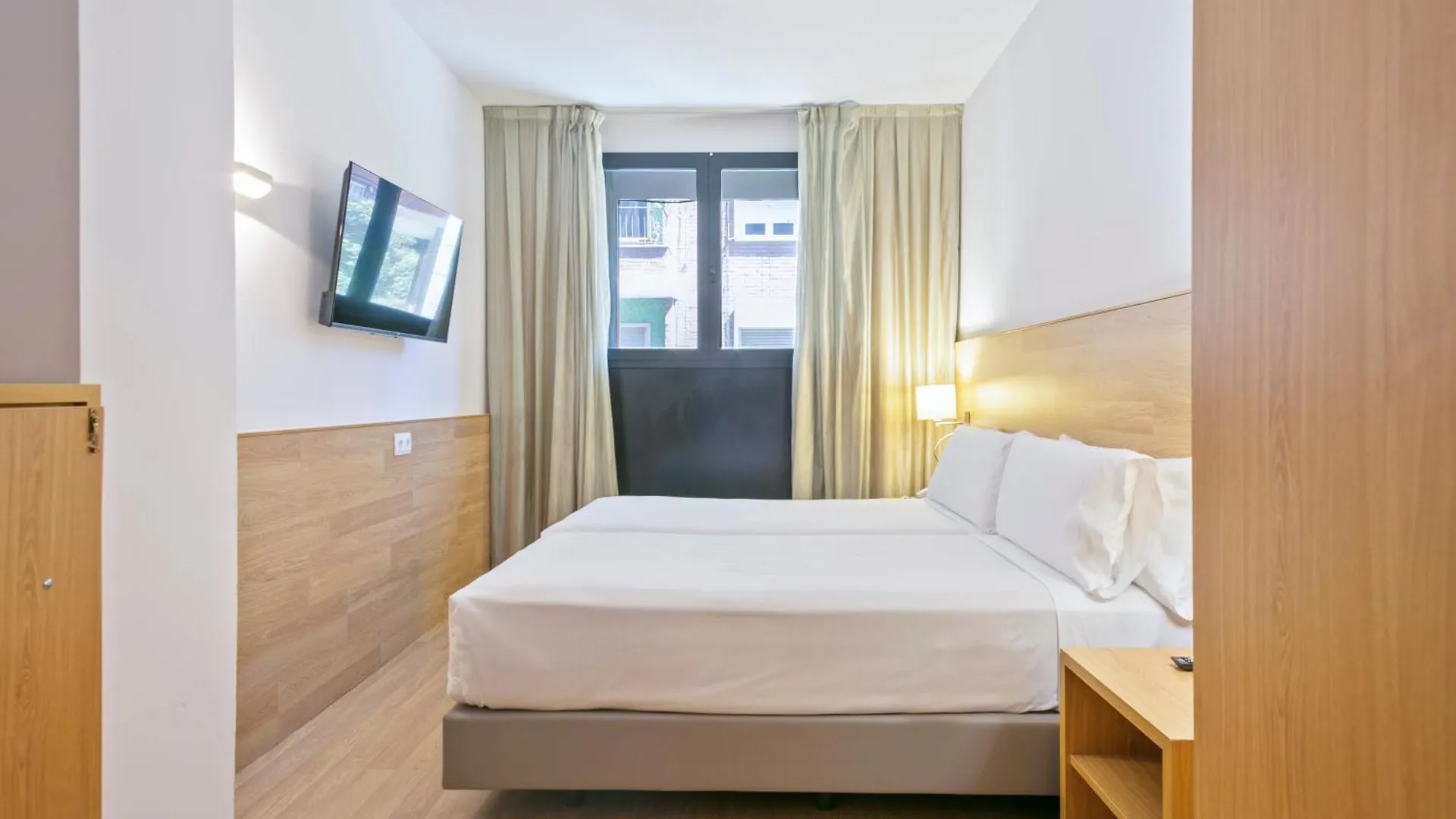 Hotel Acta Azul ברצלונה