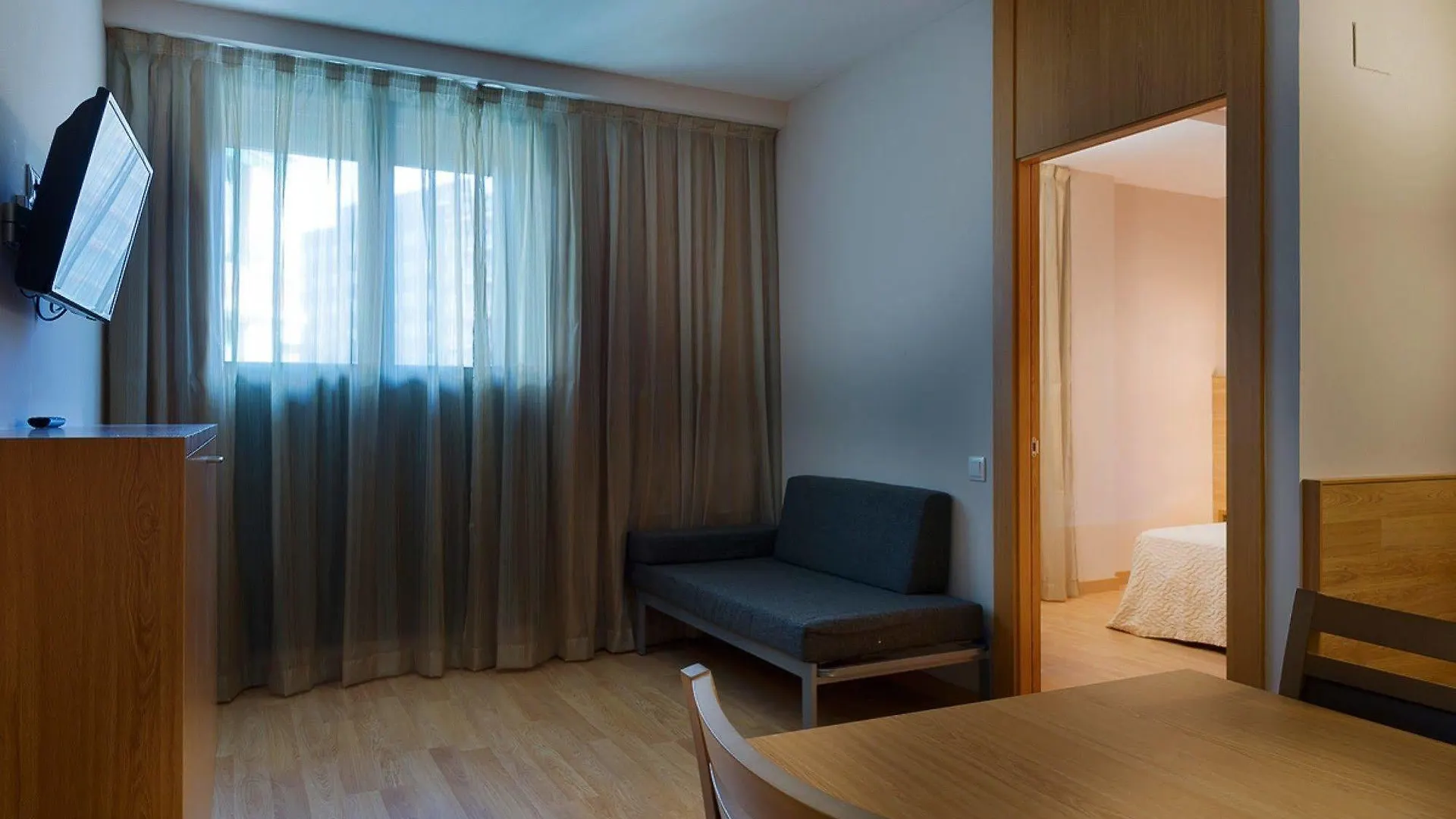 Hotel Acta Azul ברצלונה 3*,